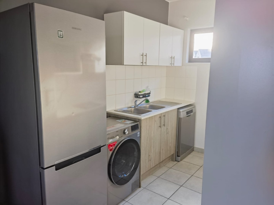 To Let 2 Bedroom Property for Rent in Parklands Western Cape